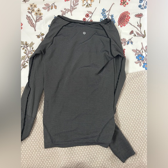 Lululemon swiftly tech longsleeve - tempo stripe black white, size 8 - Picture 2 of 6